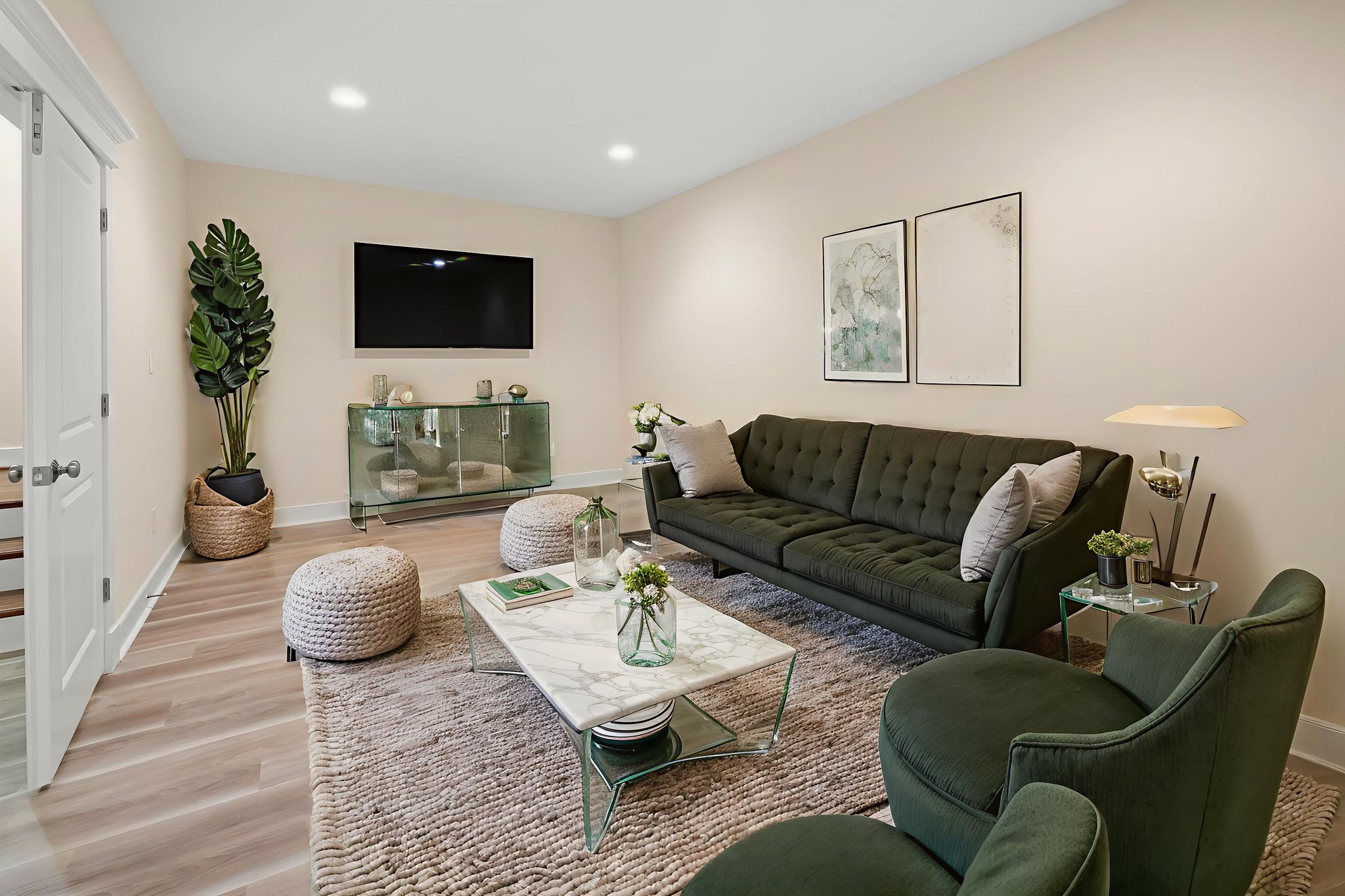 P1289851 virtually staged.jpeg