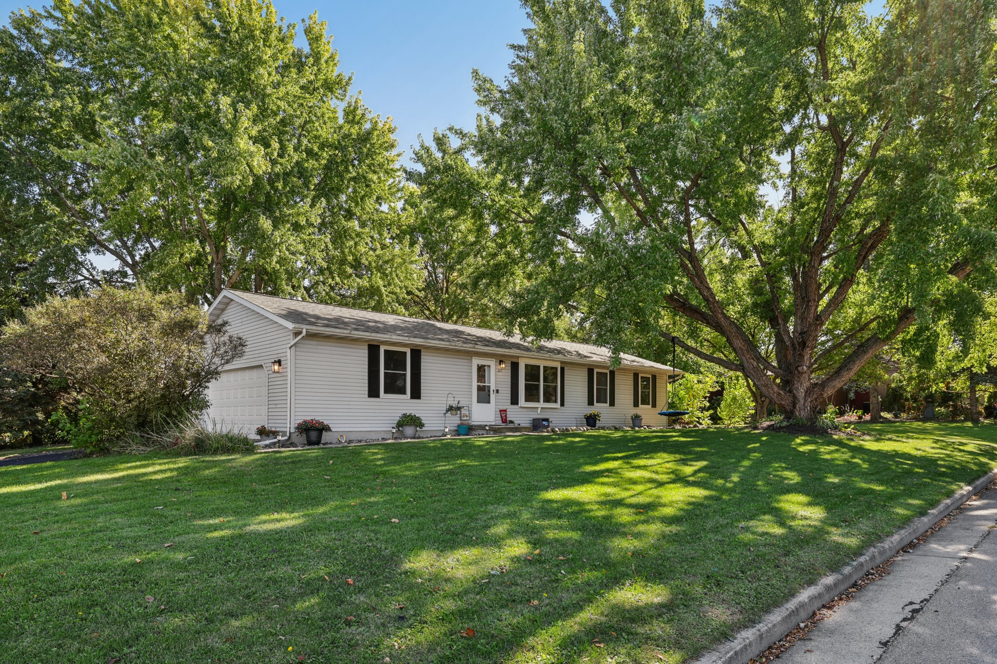 Pocahontas Ln-S0810-008.jpg