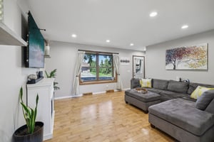 Pocahontas Ln-S0810-015.jpg