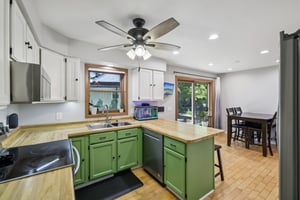 Pocahontas Ln-S0810-026.jpg