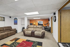 Pocahontas Ln-S0810-047.jpg