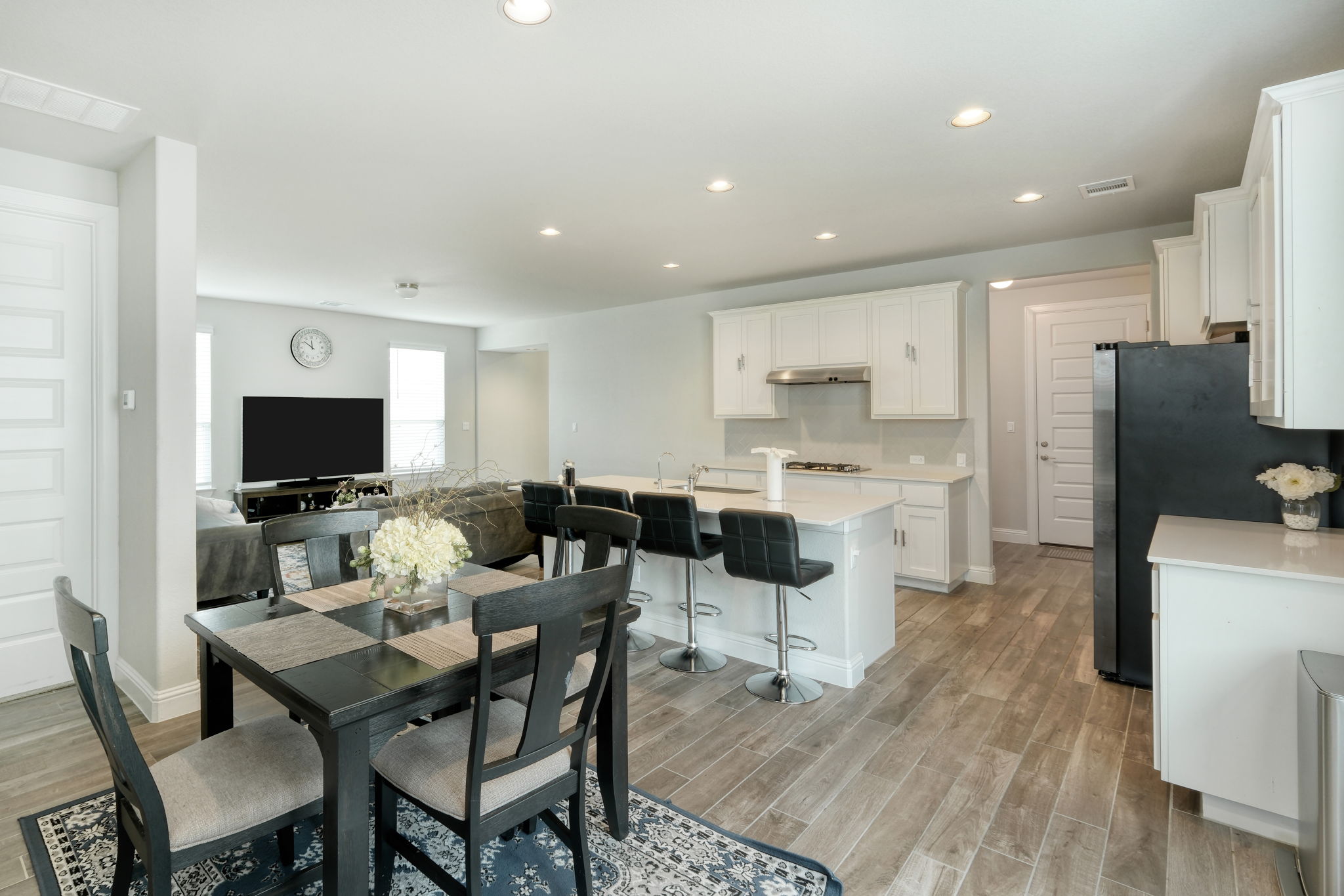 Dining/Kitchen