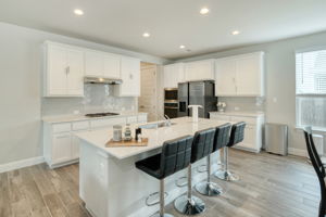 Kitchen/Breakfast Bar