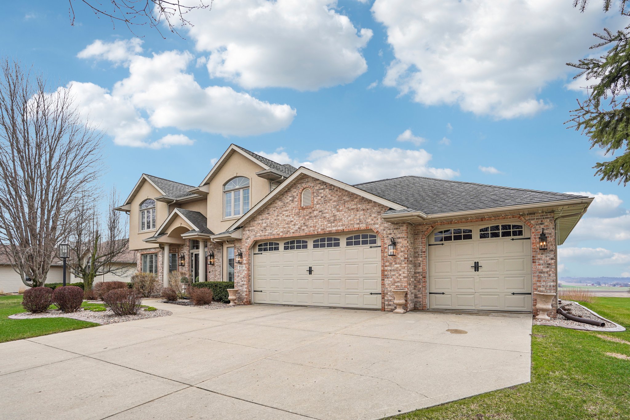 Sunset Dr-S1404-002.jpg