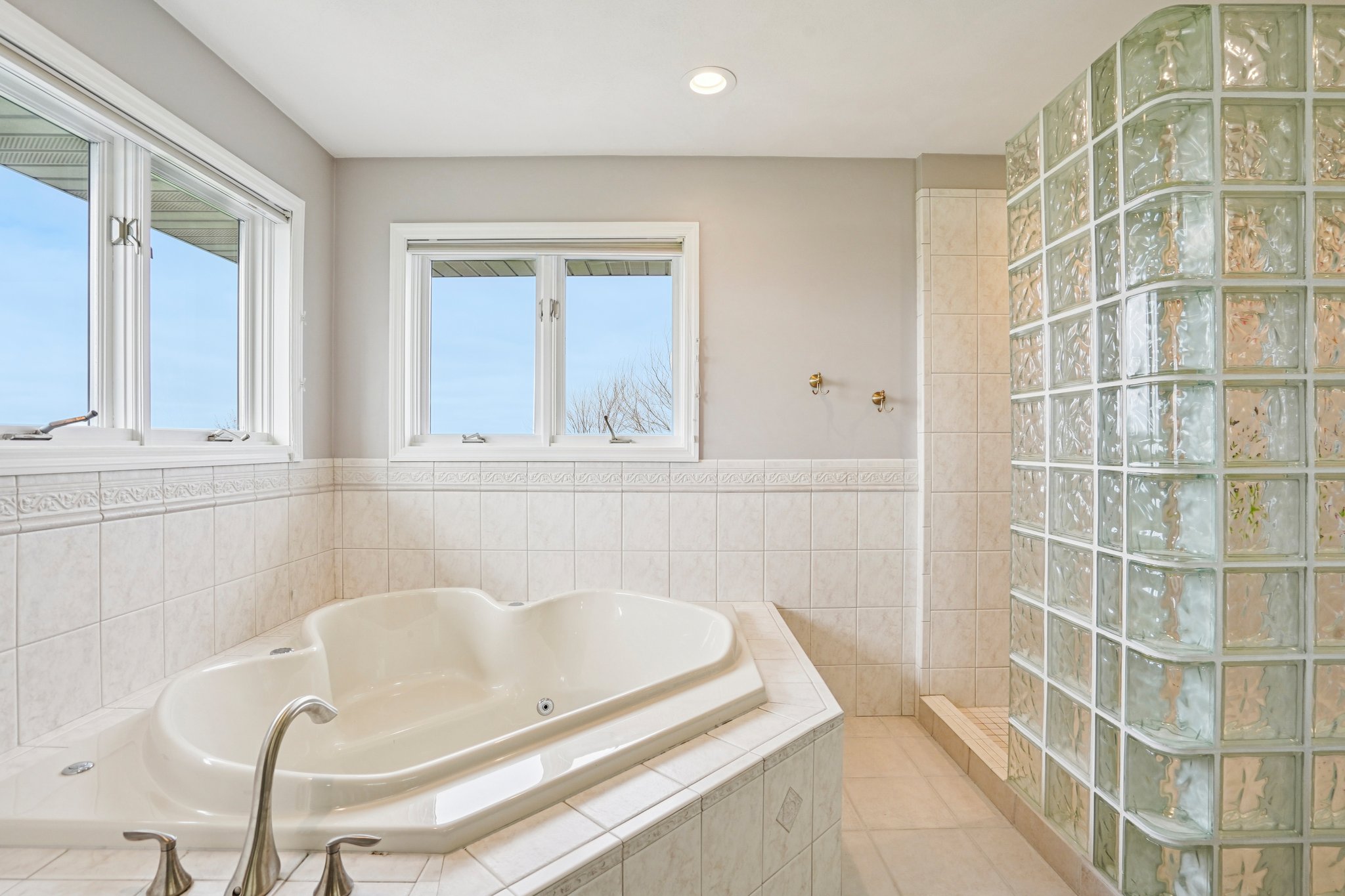 Sunset Dr-S1404-041.jpg