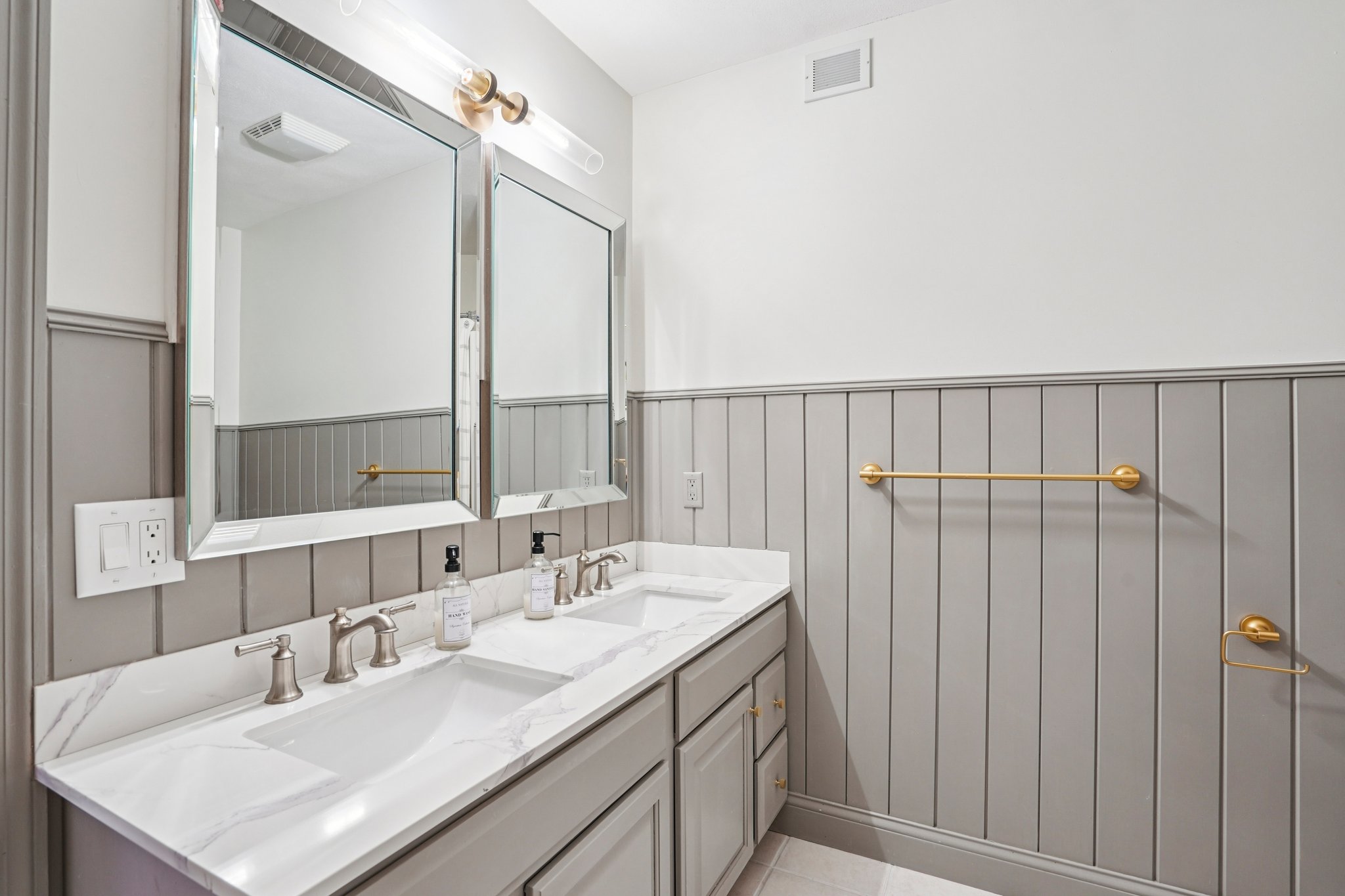 Sunset Dr-S1404-050.jpg