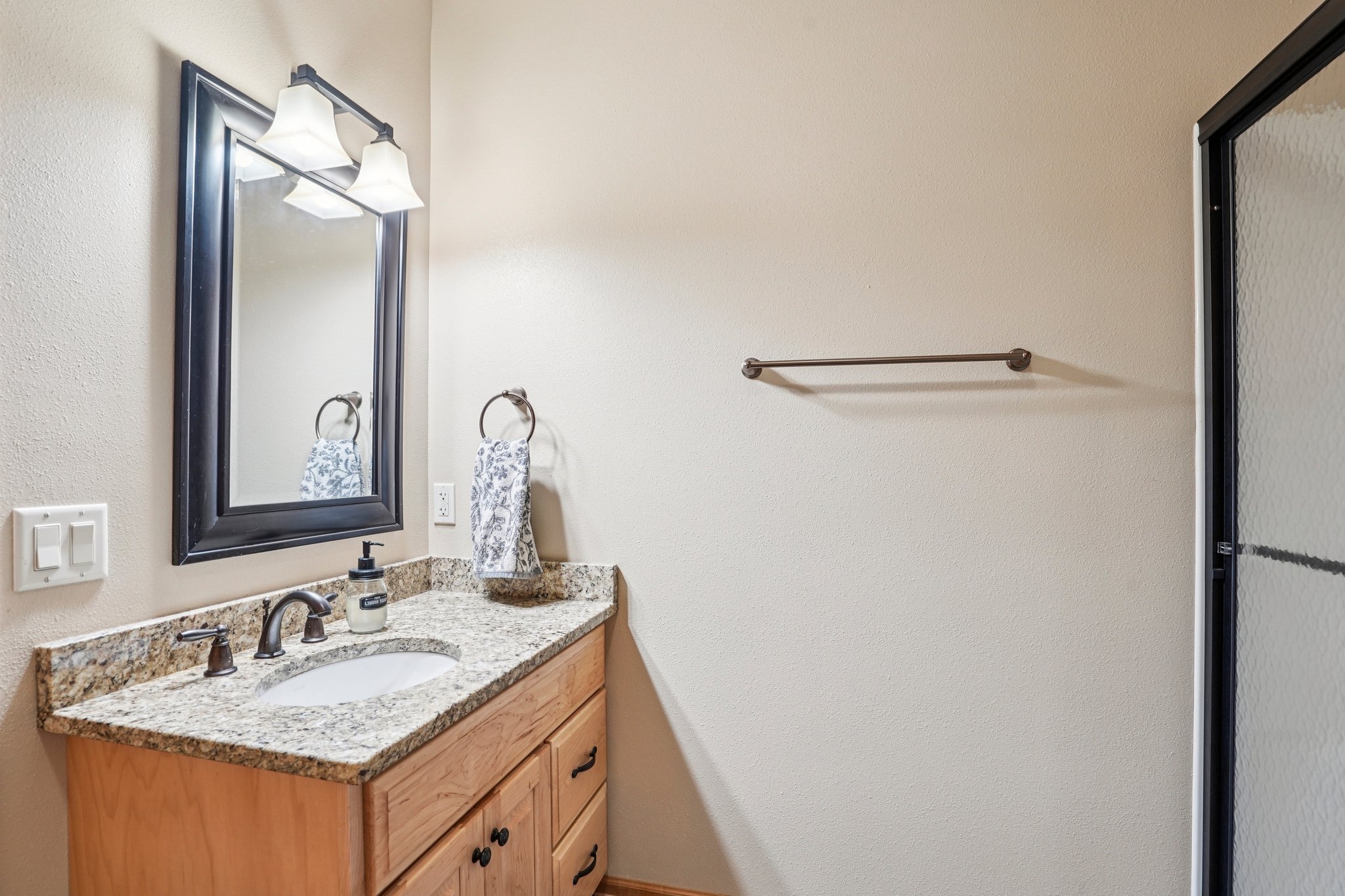 Sunset Dr-S1404-056.jpg