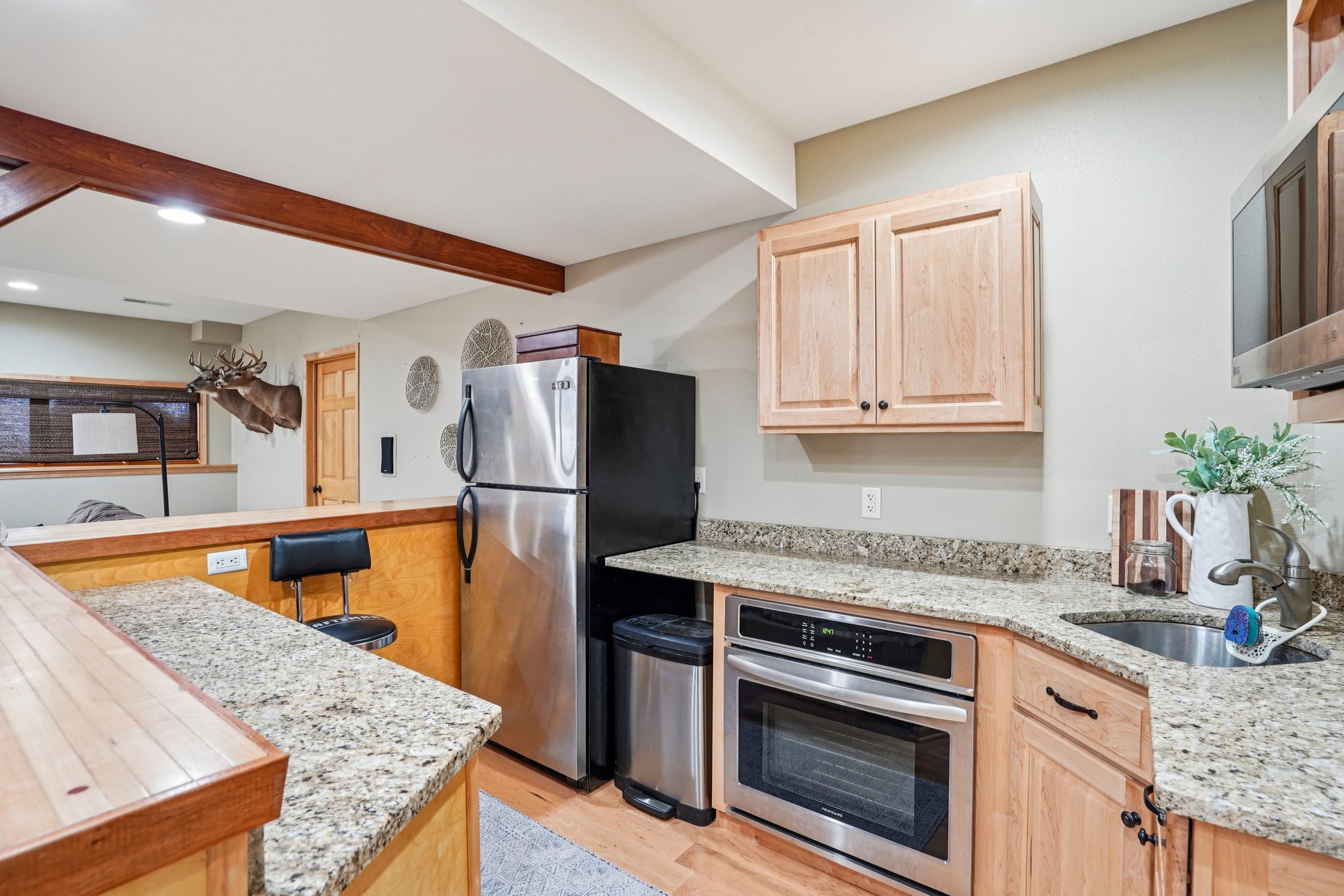 Sunset Dr-S1404-058.jpg