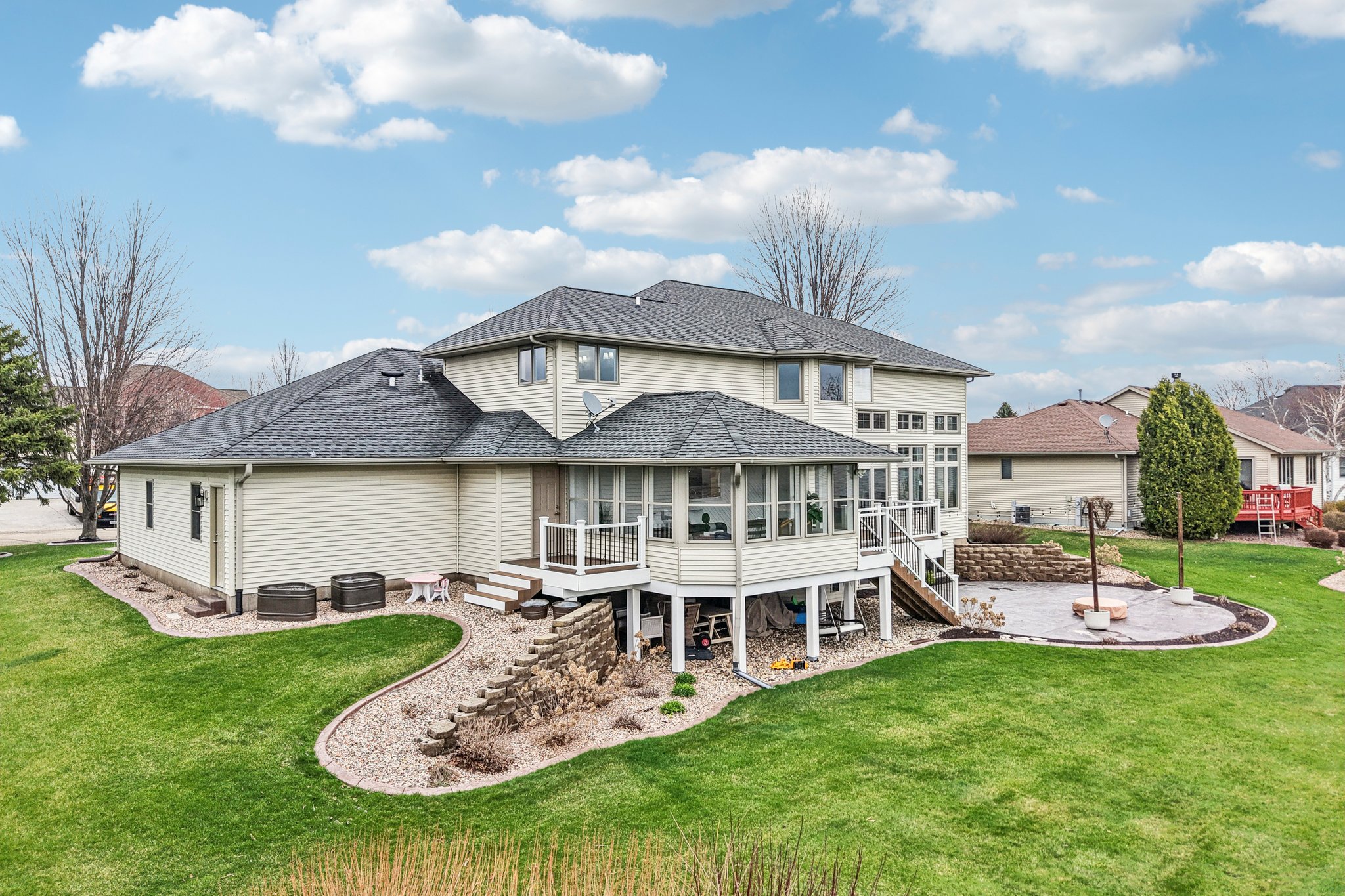 Sunset Dr-S1404-092.jpg