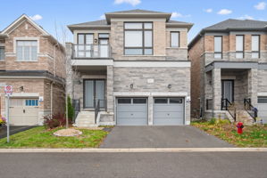 217 Sunset Vista Ct, Aurora ON