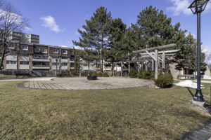 2170 Bromsgrove Rd, Mississauga, ON L5J 4J2, Canada Photo 11