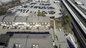 2170 Bromsgrove Rd, Mississauga, ON L5J 4J2, Canada Photo 6