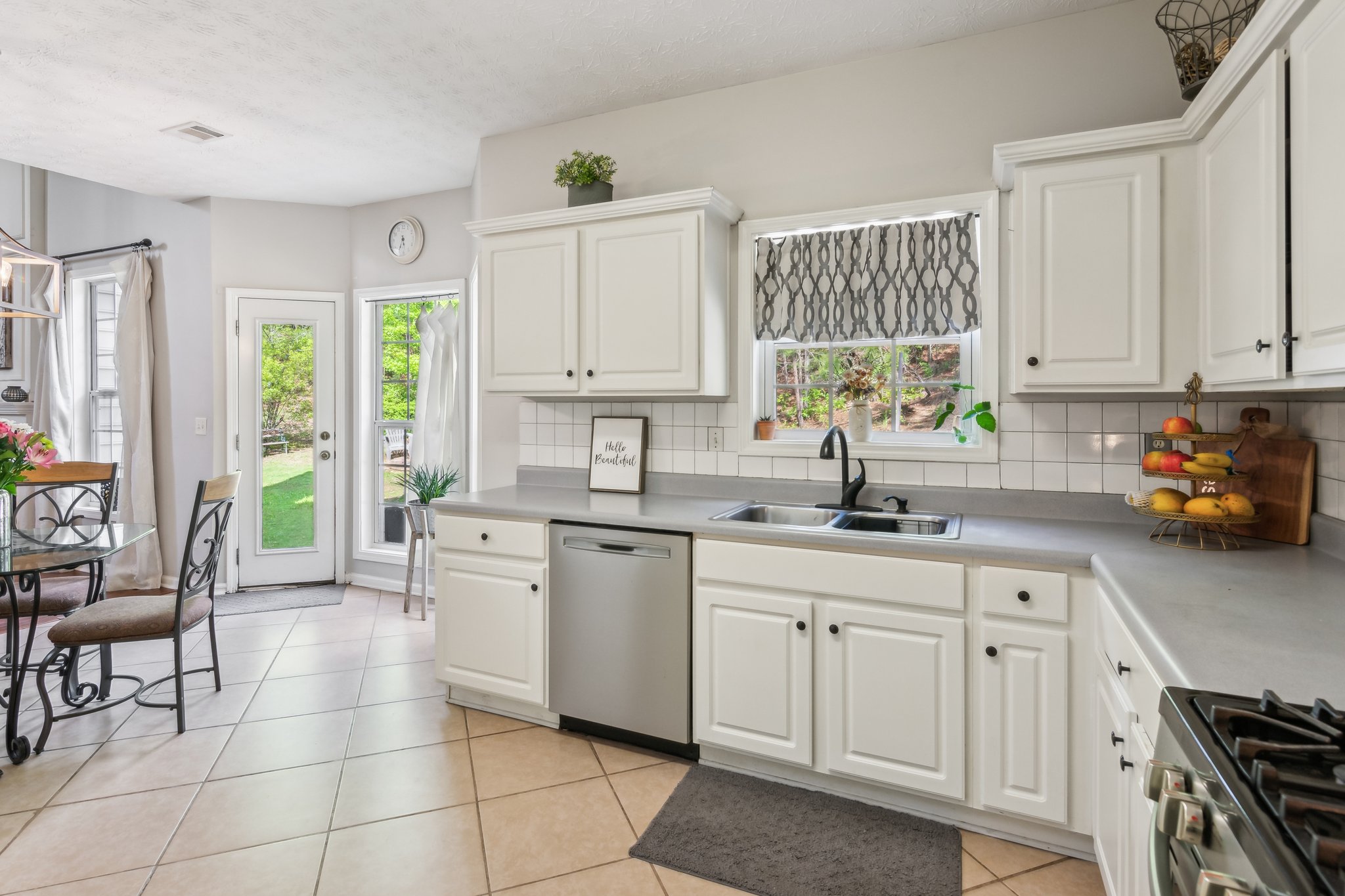 Local_Flavor_Films-2173_Beacon_Crest_Dr_Buford_GA-181.jpg