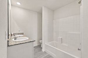  Photo 32