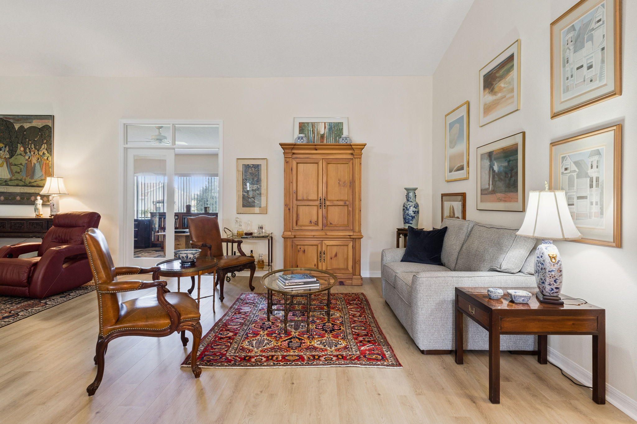 Photo 10
