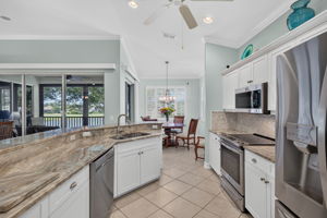 Kitchen 2 of 4
