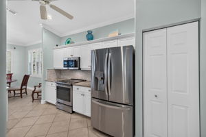 Kitchen 3 of 4