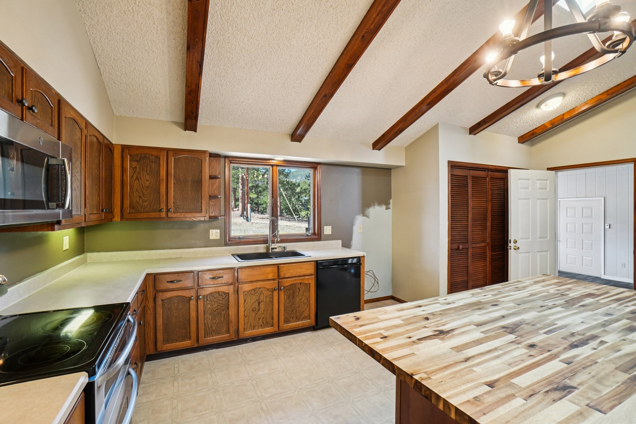 Carriage Dr-S2003-013.jpg