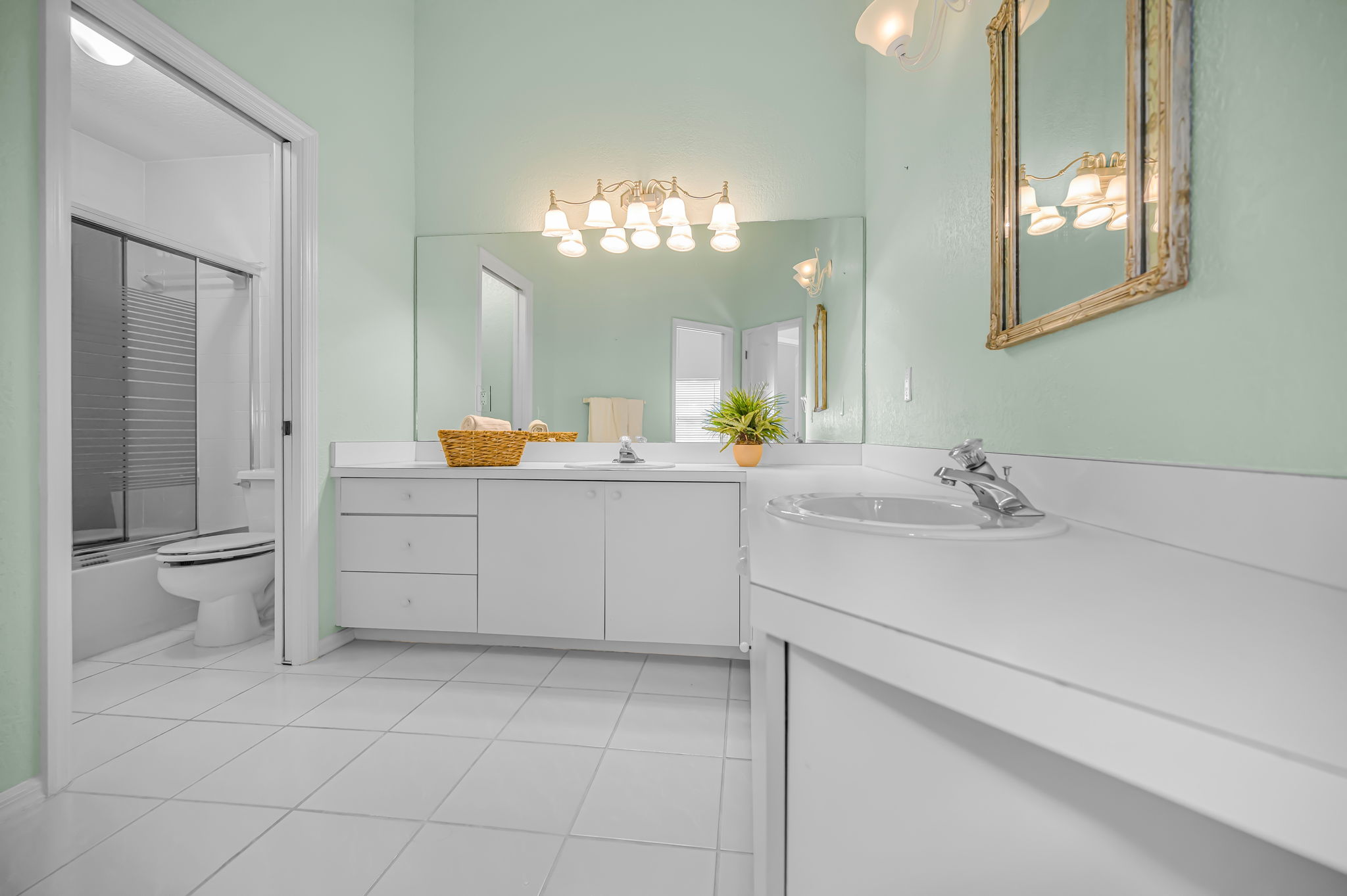 Upper Level Bathroom1a