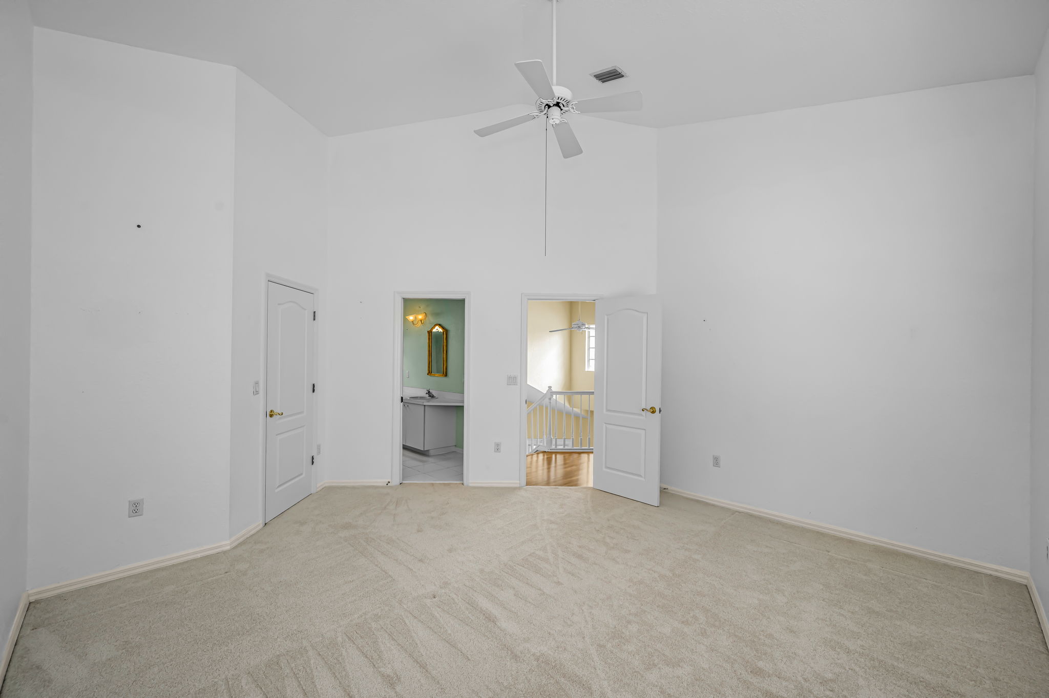 Upper Level Bedroom1b