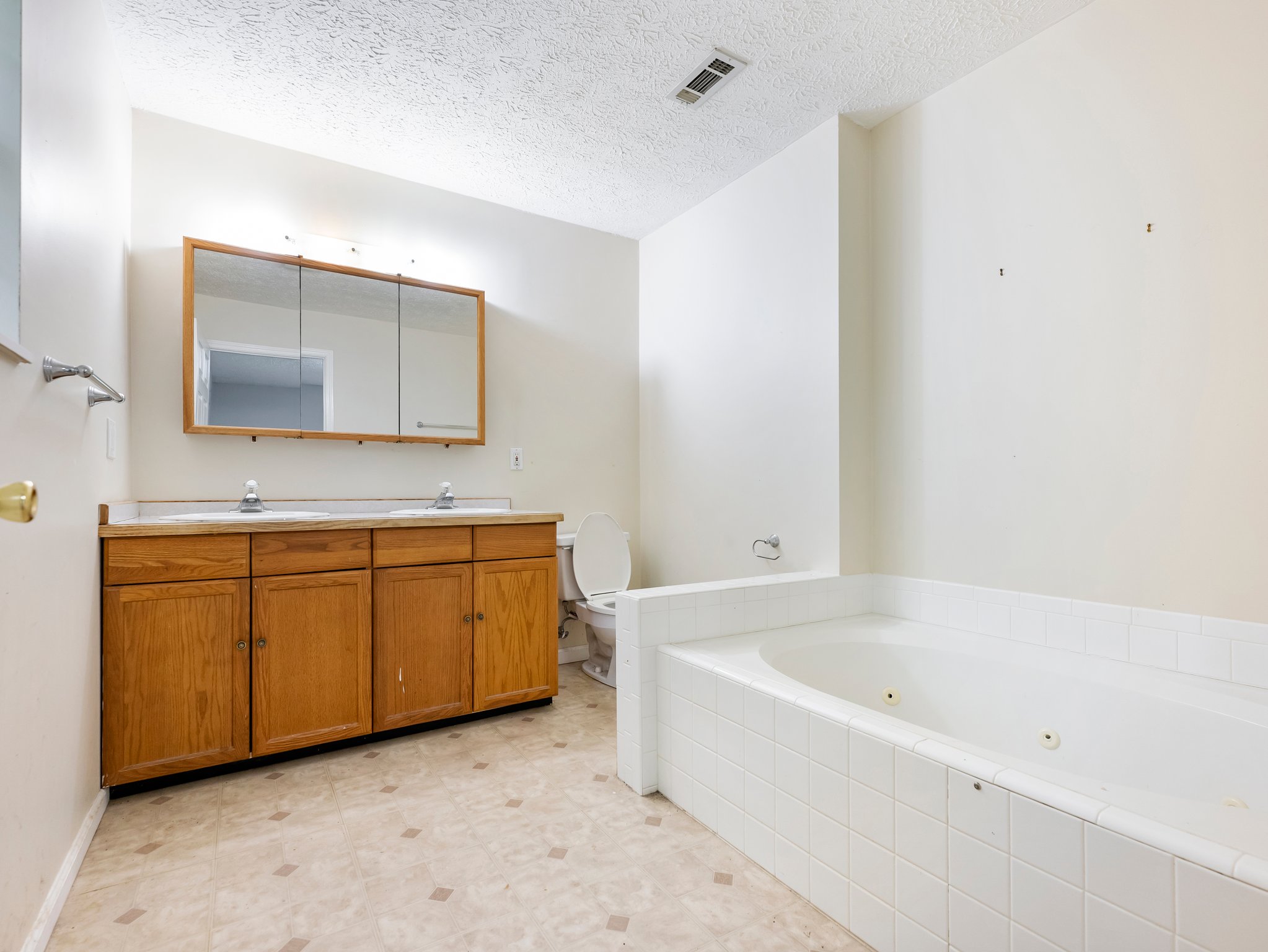 2176 Azalea Dr, Lawrenceville, GA 30043 Moore Visions