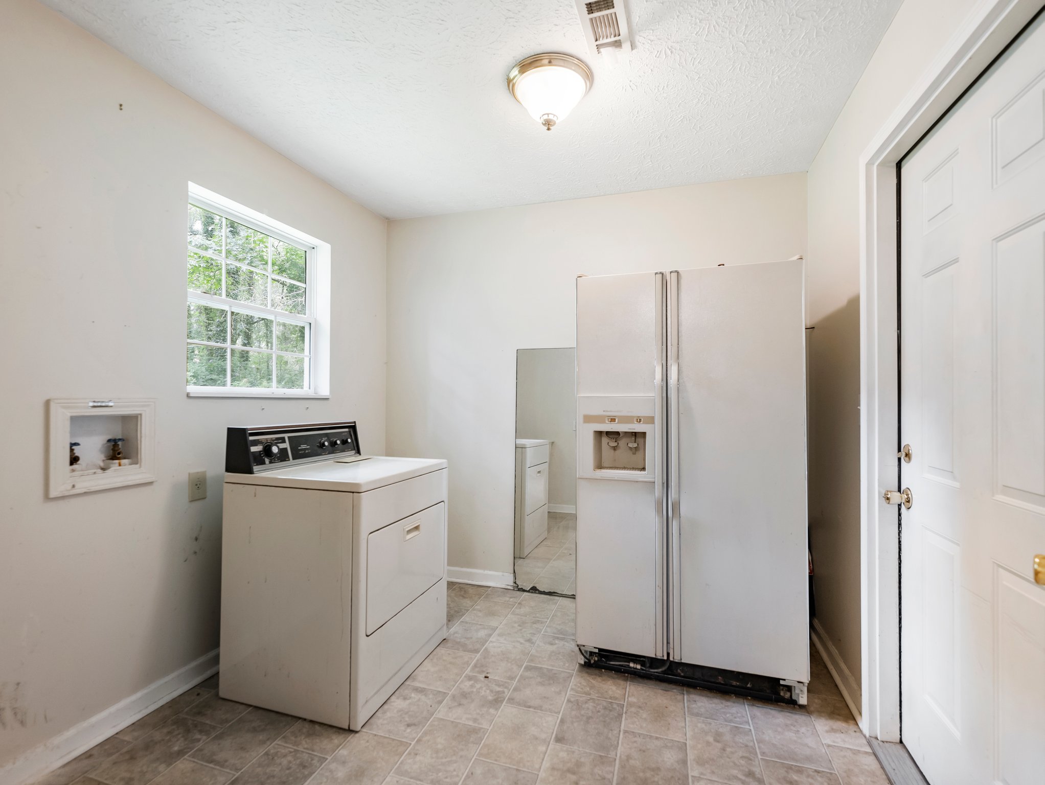 2176 Azalea Dr, Lawrenceville, GA 30043 Moore Visions