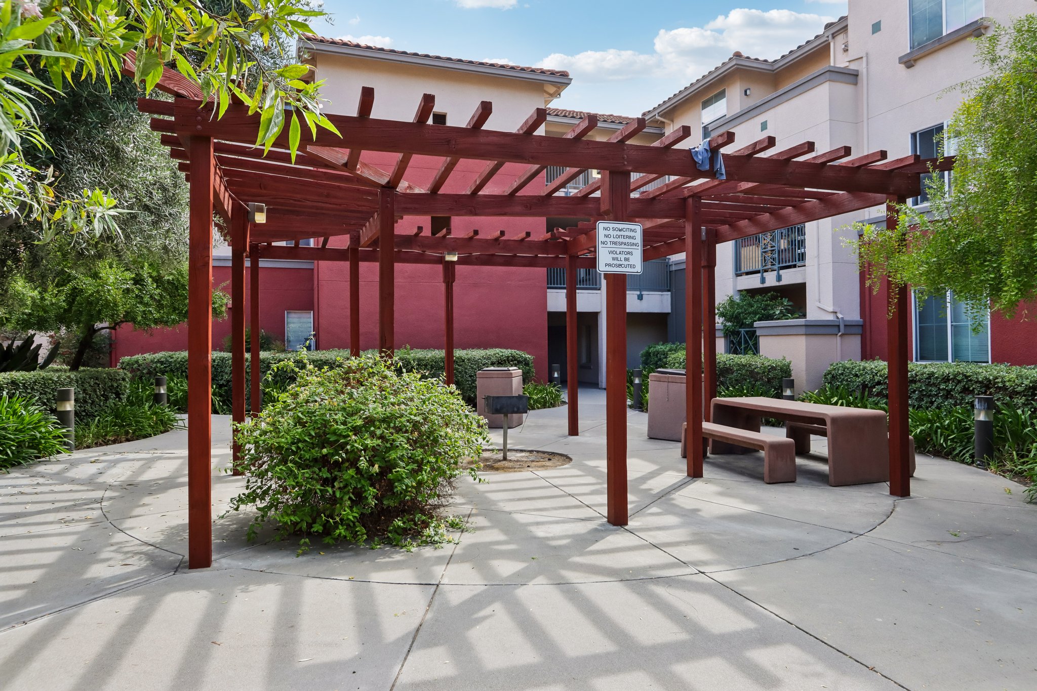 Alum Rock Ave 211-2208-907.jpg