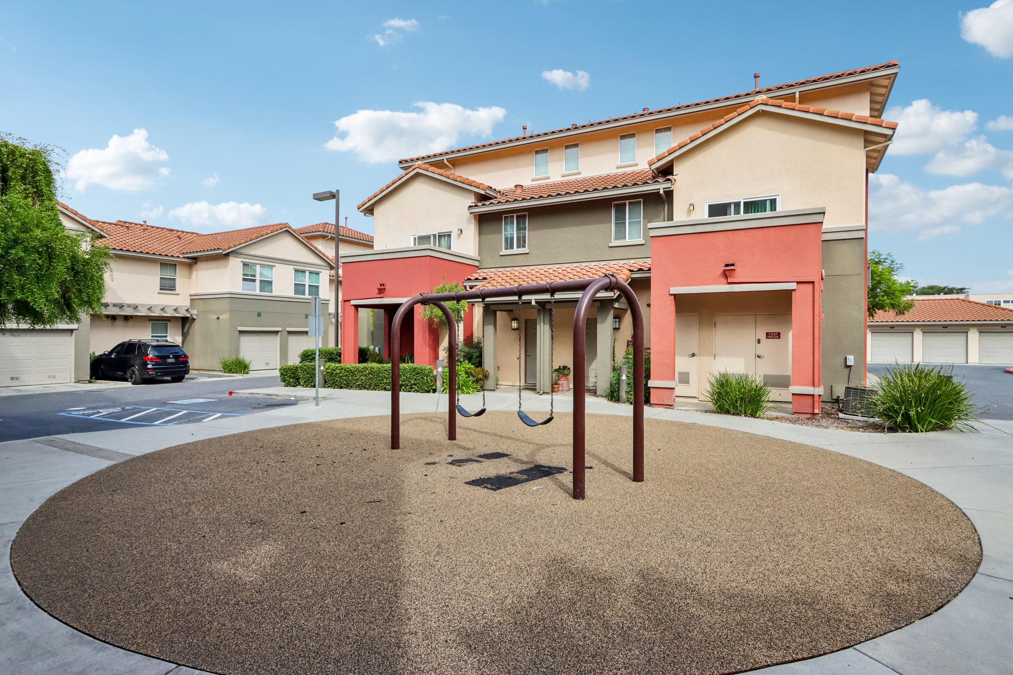 Alum Rock Ave 211-S2208-005.jpg