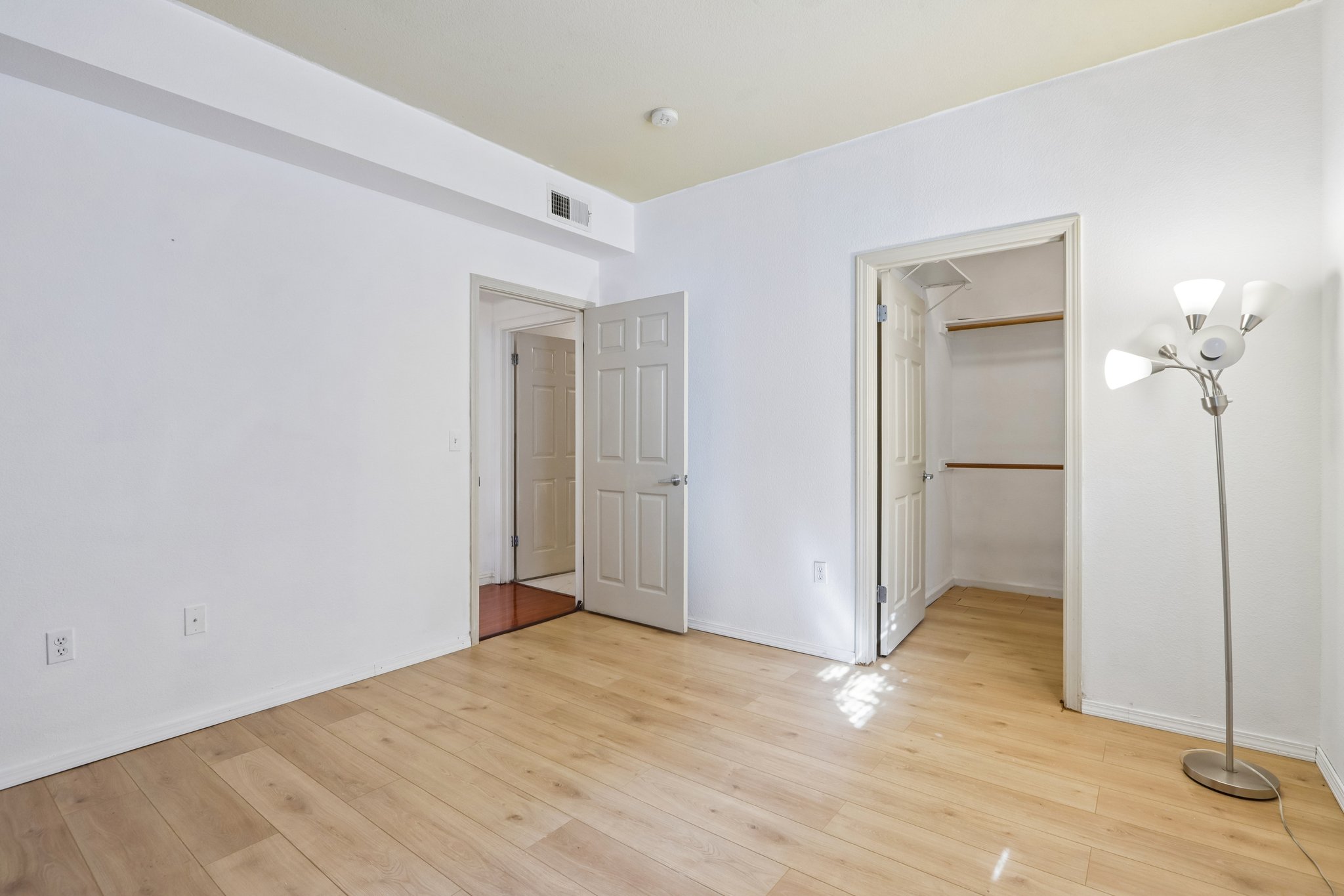 Alum Rock Ave 211-S2208-022.jpg