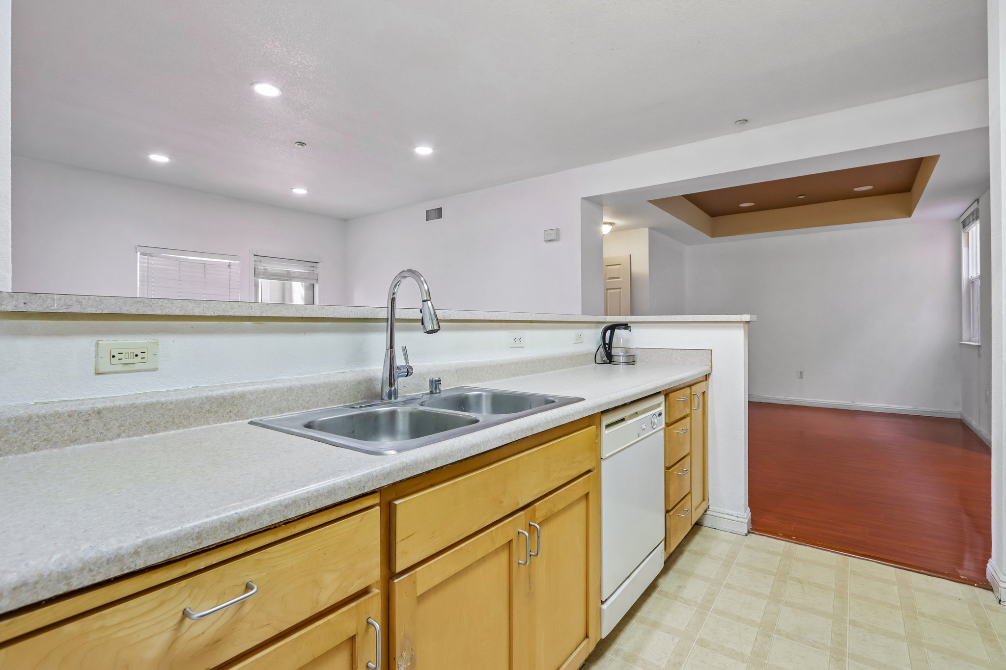 Alum Rock Ave 211-S2208-029.jpg