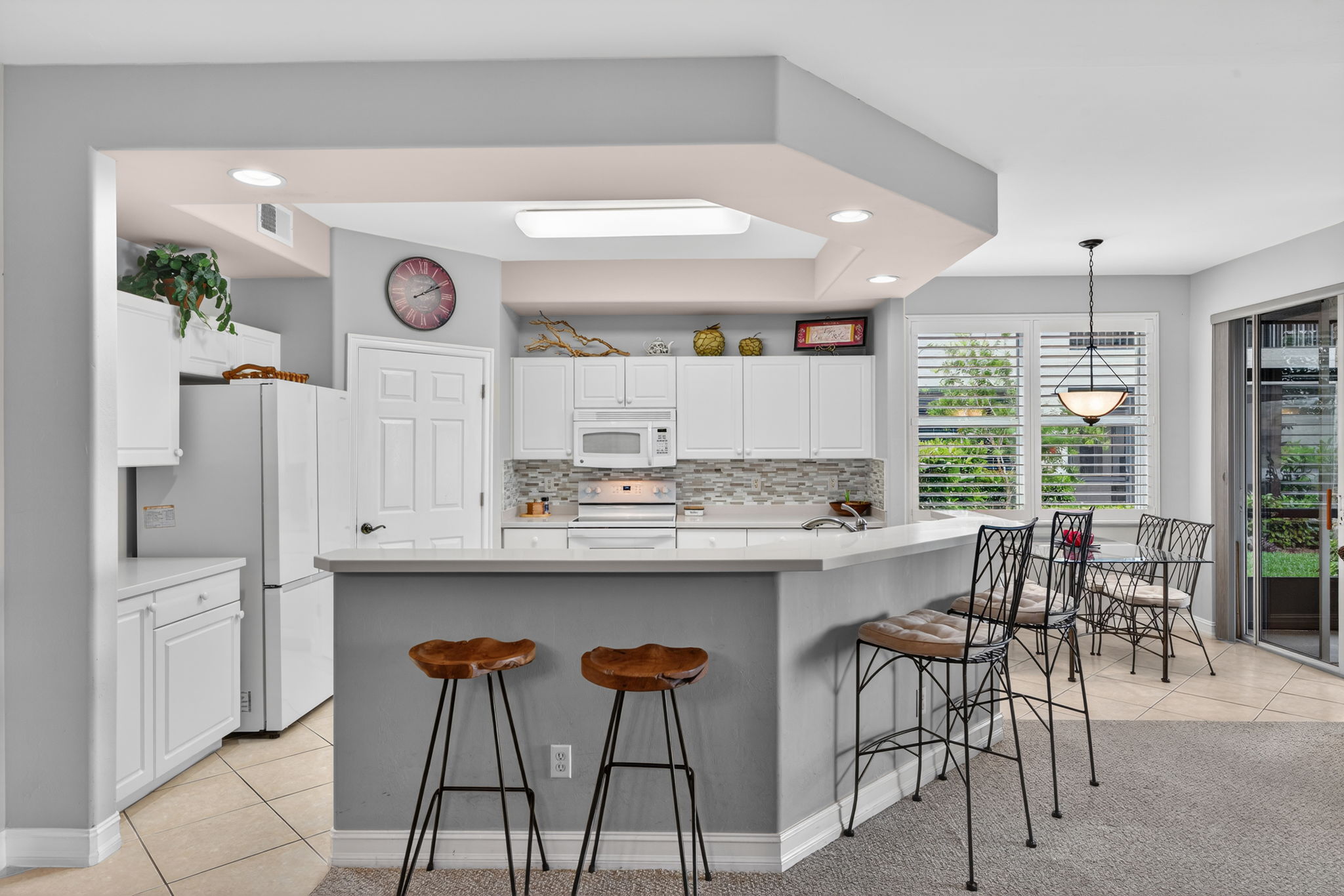 Breakfast Bar 1 of 2