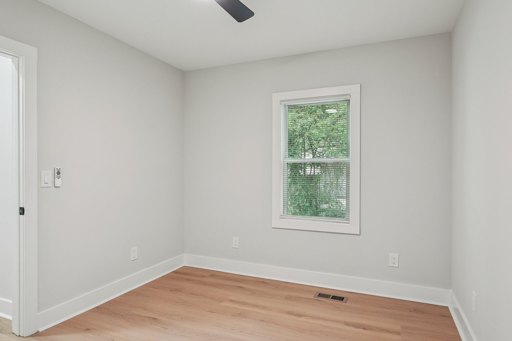 Wingate St SW-L0306-041.jpg