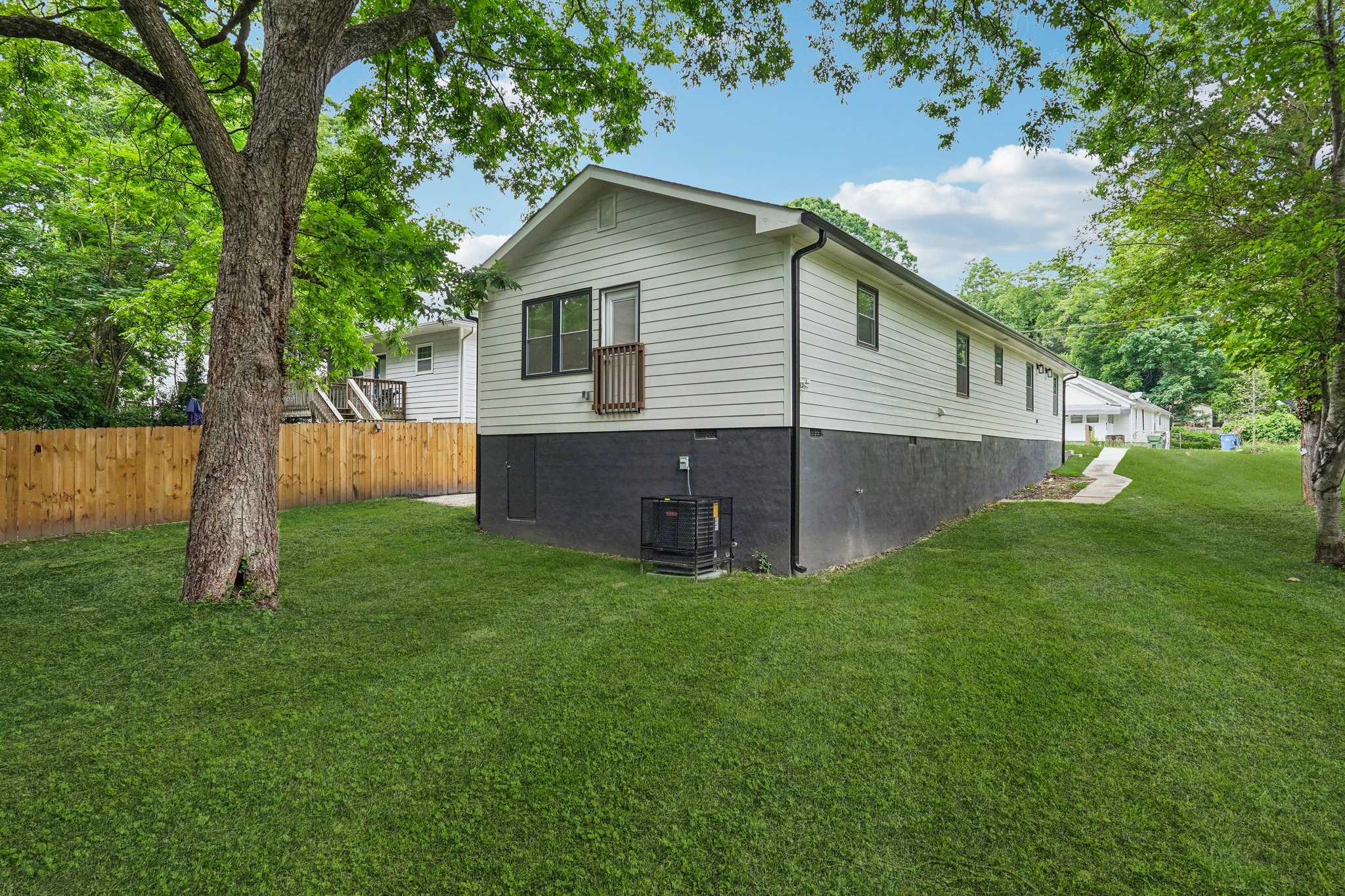 Wingate St SW-L0306-047.jpg