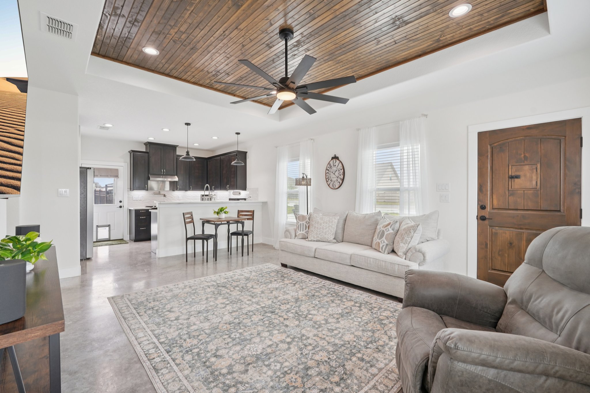 Colonial Ln-S1004-008.jpg