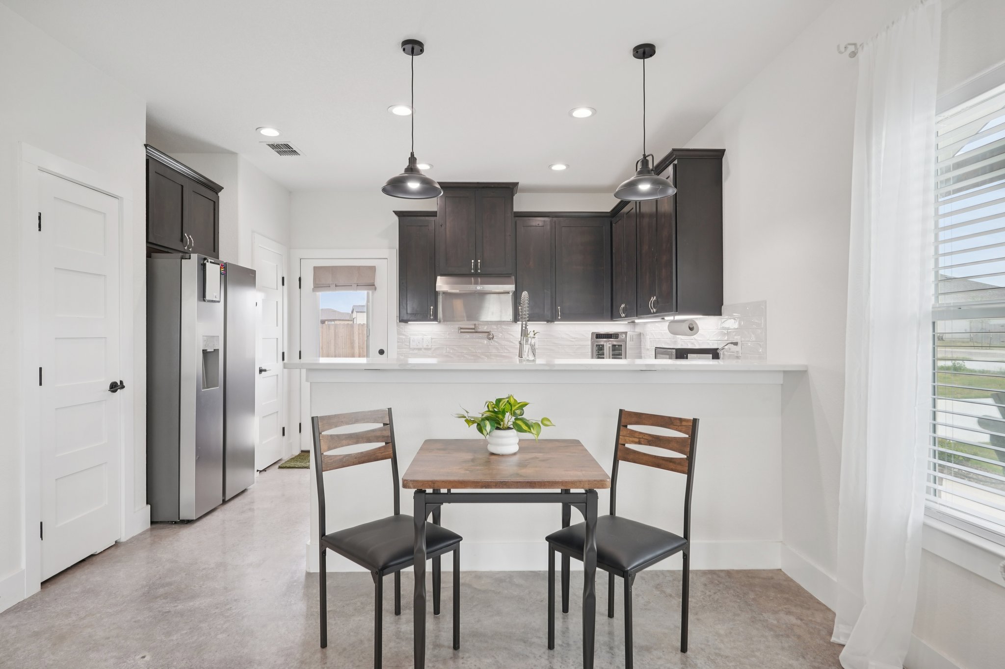 Colonial Ln-S1004-014.jpg