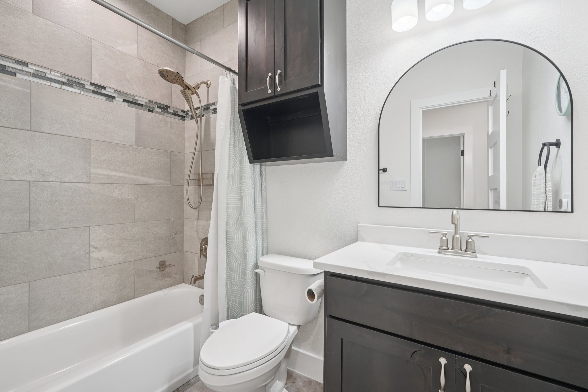 Colonial Ln-S1004-021.jpg