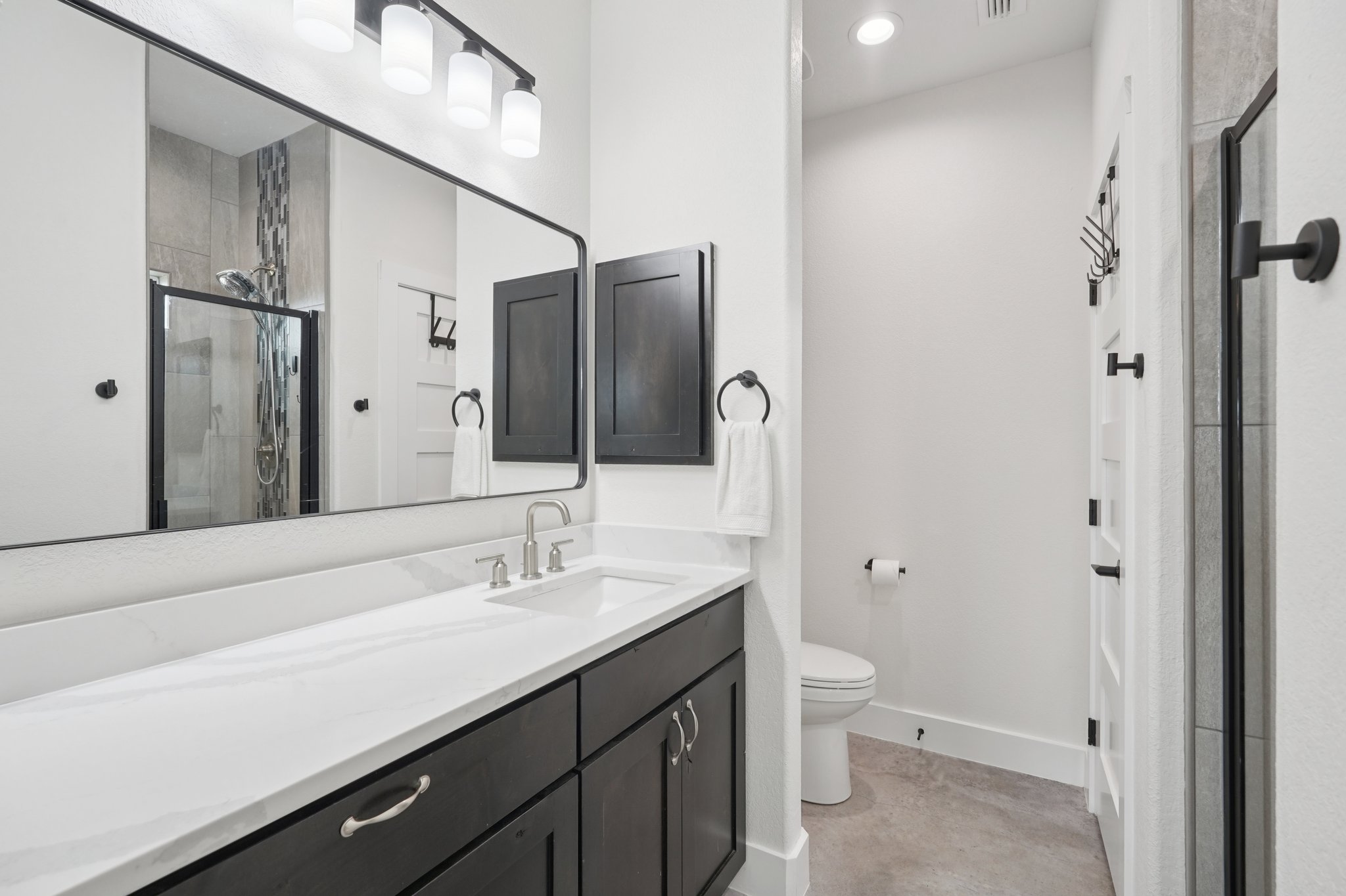 Colonial Ln-S1004-025.jpg