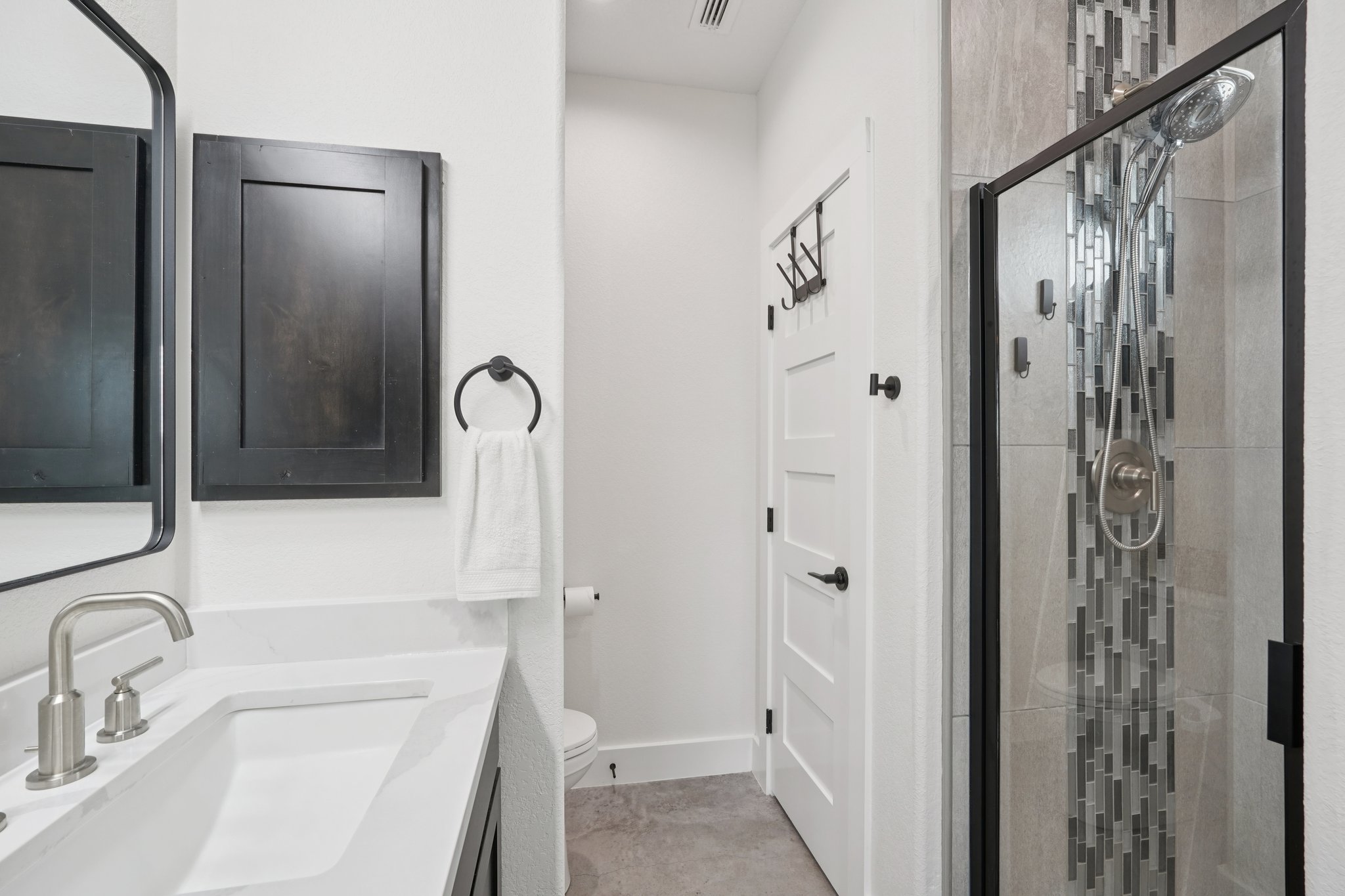 Colonial Ln-S1004-027.jpg