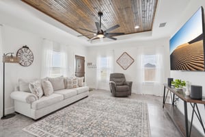 Colonial Ln-S1004-006.jpg