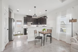 Colonial Ln-S1004-013.jpg