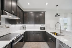 Colonial Ln-S1004-017.jpg