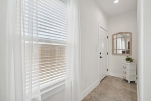 Colonial Ln-S1004-019.jpg