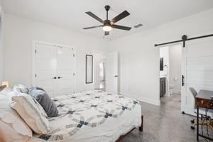 Colonial Ln-S1004-023.jpg