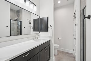 Colonial Ln-S1004-025.jpg