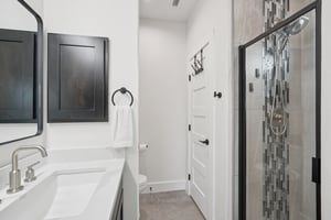 Colonial Ln-S1004-027.jpg