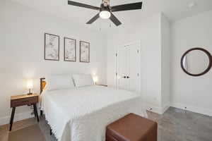 Colonial Ln-S1004-029.jpg