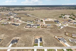 Colonial Ln-S1004-046.jpg