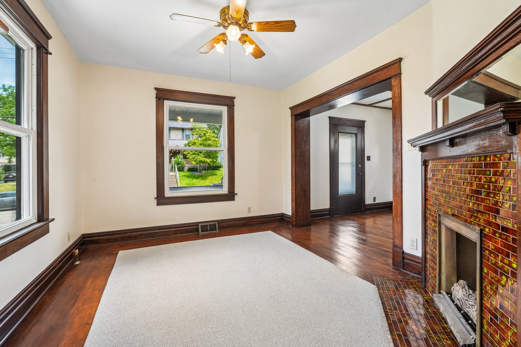 E Hillcrest Ave-S1206-010.jpg