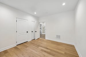 Irving Ave-S0307-034.jpg