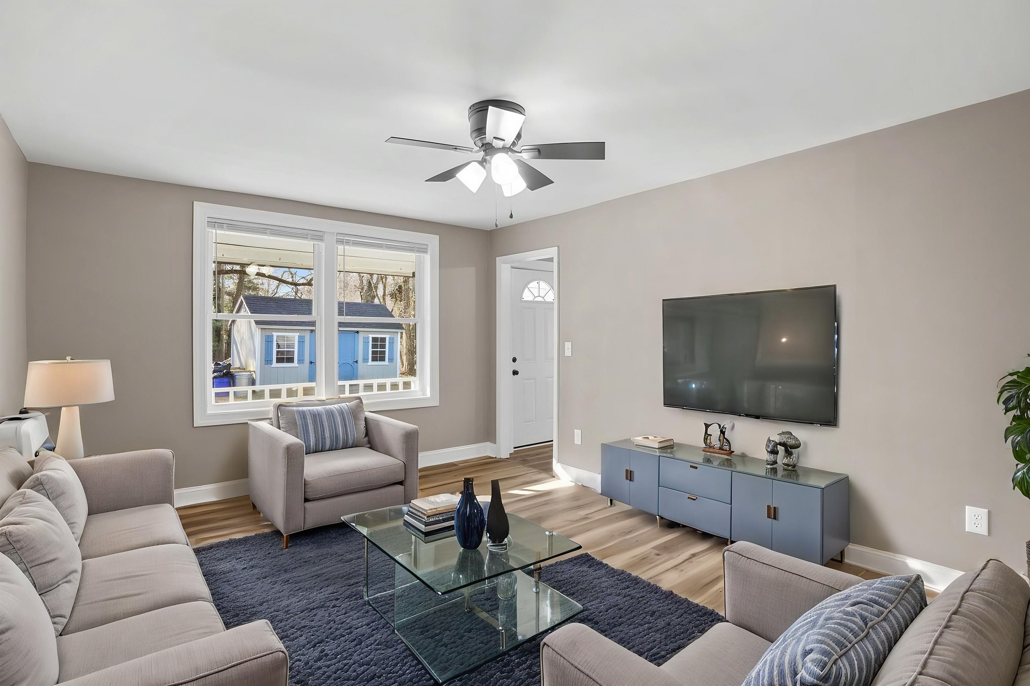 DSC05391 virtually staged.jpeg